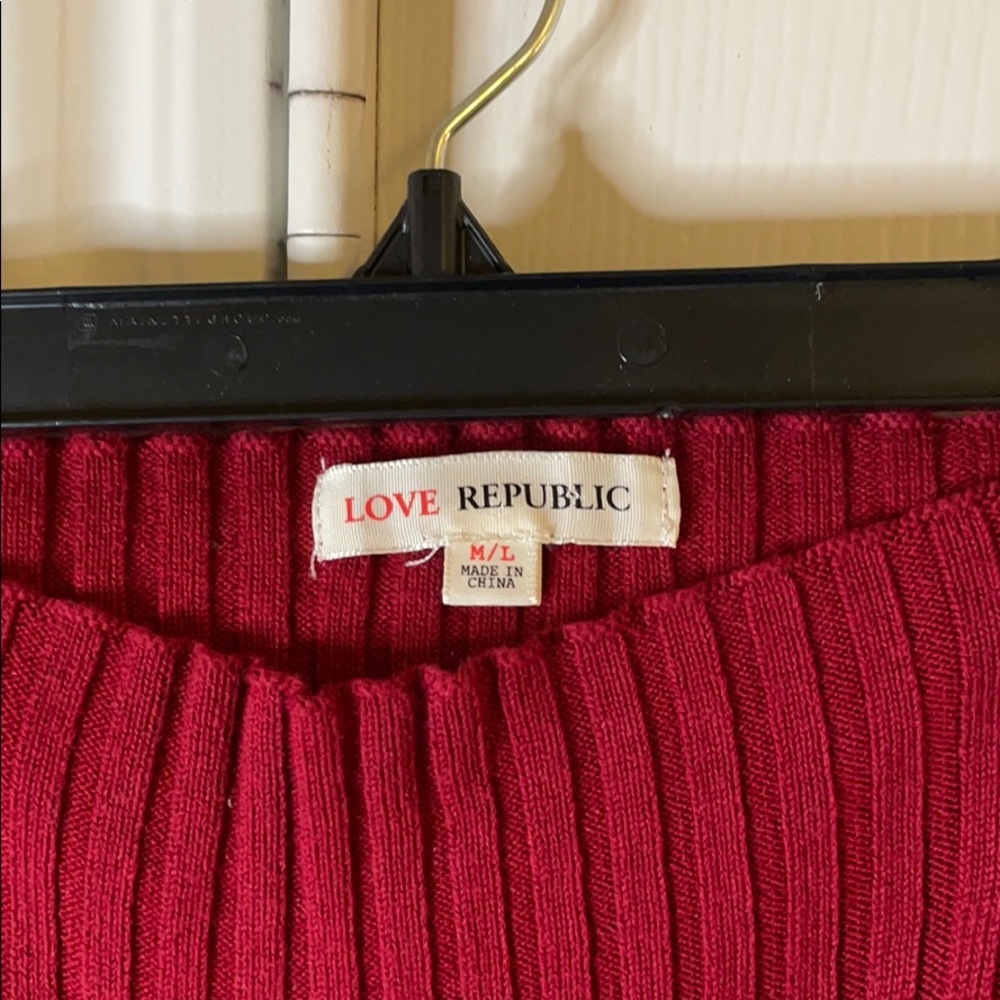 Red Crop Top - Picture 2 of 3